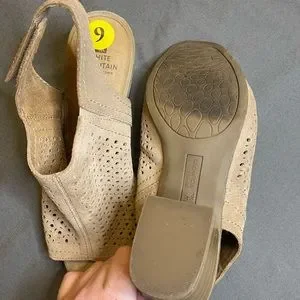 White mountain lorna sandal deals